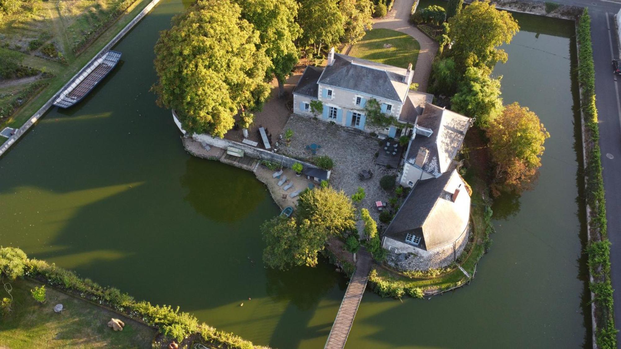 Les Douves Bed & Breakfast Onzain Eksteriør bilde